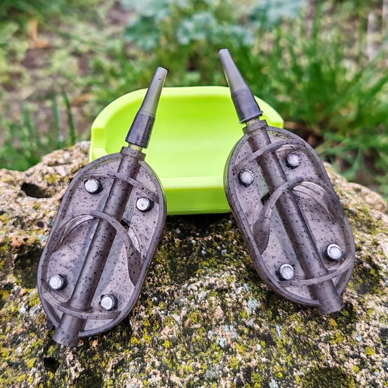 За риболов на шаран Хранилки ROBINSON METHOD FEEDER / 2 x 50 г + форма