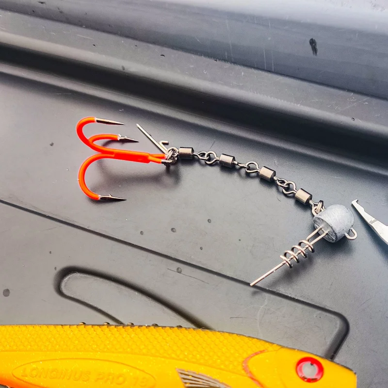 Куки тройни Куки ROBINSON TREBLE HOOK 3S / FLUO RED