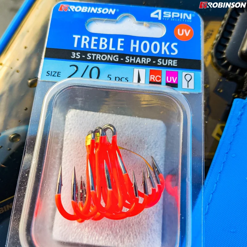 Куки тройни Куки ROBINSON TREBLE HOOK 3S / FLUO RED