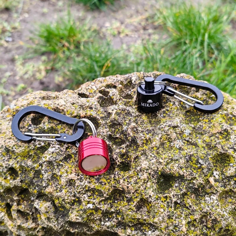 Инструменти - клещи, ножици, кохери, ножове... Магнитен клипс MIKADO до 4,5 кг