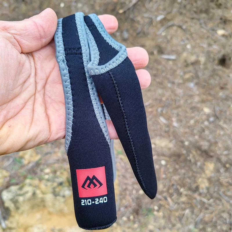 Калъфи с меки стени Протектор неопренов за въдица MIKADO NEOPRENE POCKET / от 240 до 270 см