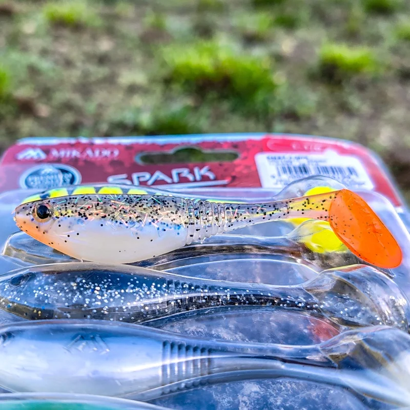 Спининг Силиконова примамка MIKADO SPARK 7 см / MIX